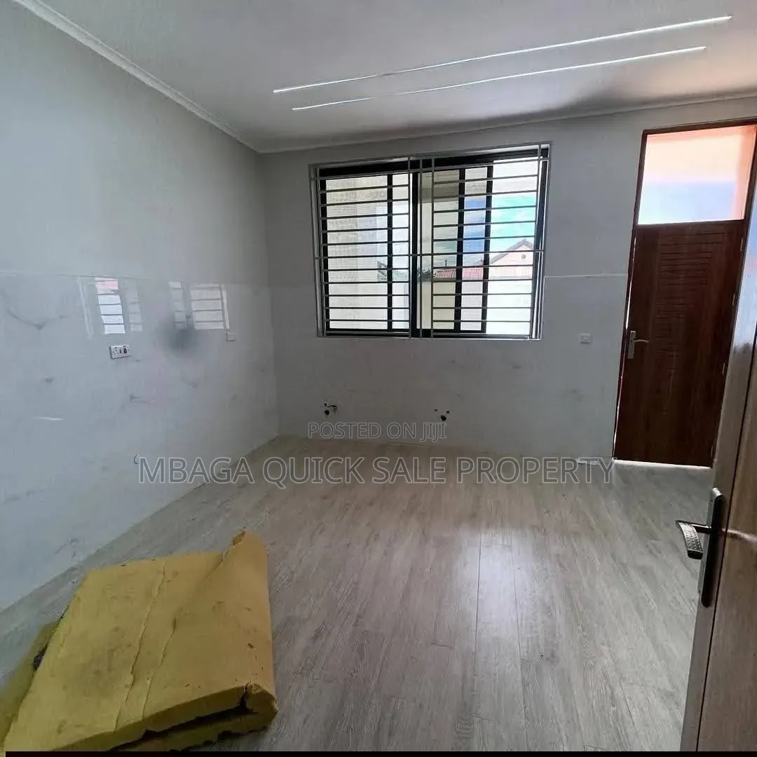 6bdrm House in Mbweni for sale