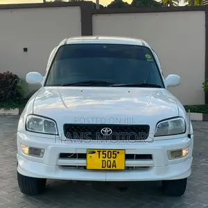 Toyota RAV4 Automatic 2003 White