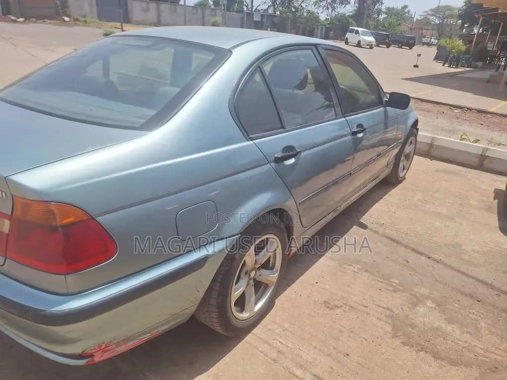 BMW 318i 2000 Gray