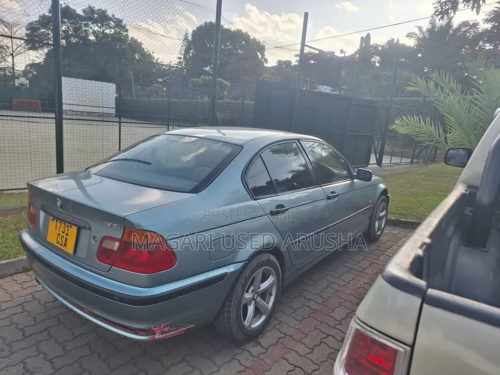 BMW 318i 2000 Gray