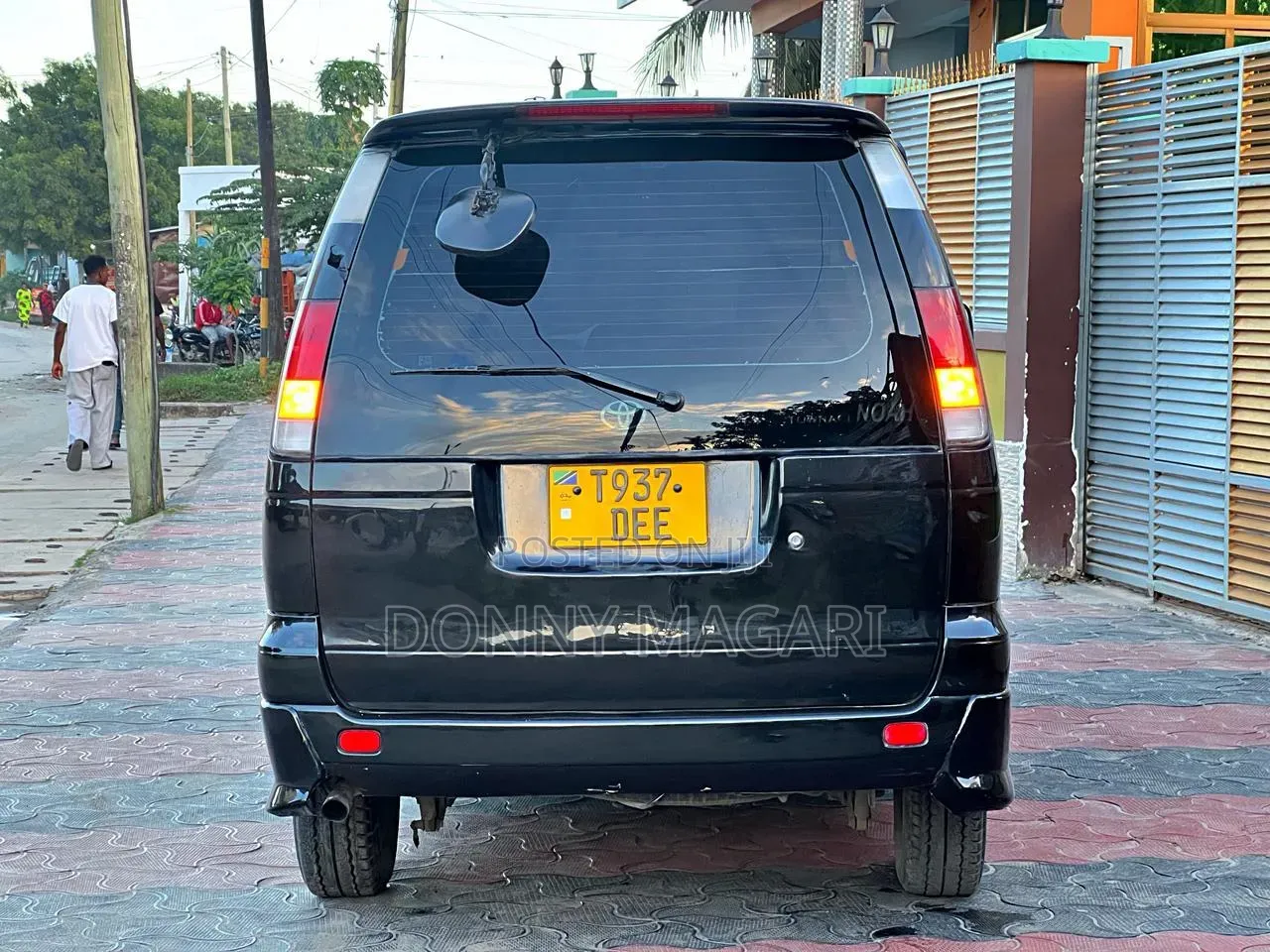 Toyota Noah 2001 Black