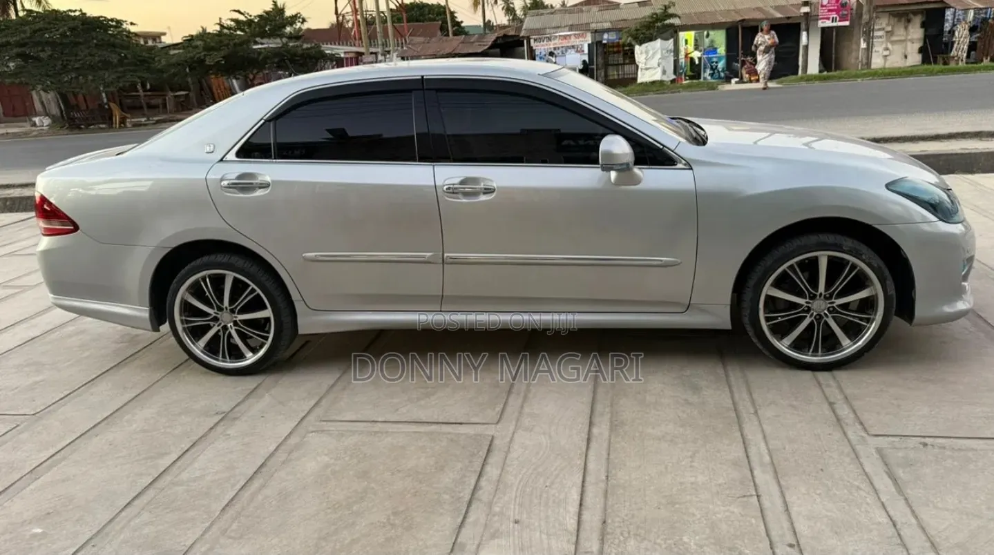 Toyota Crown 2008 Silver