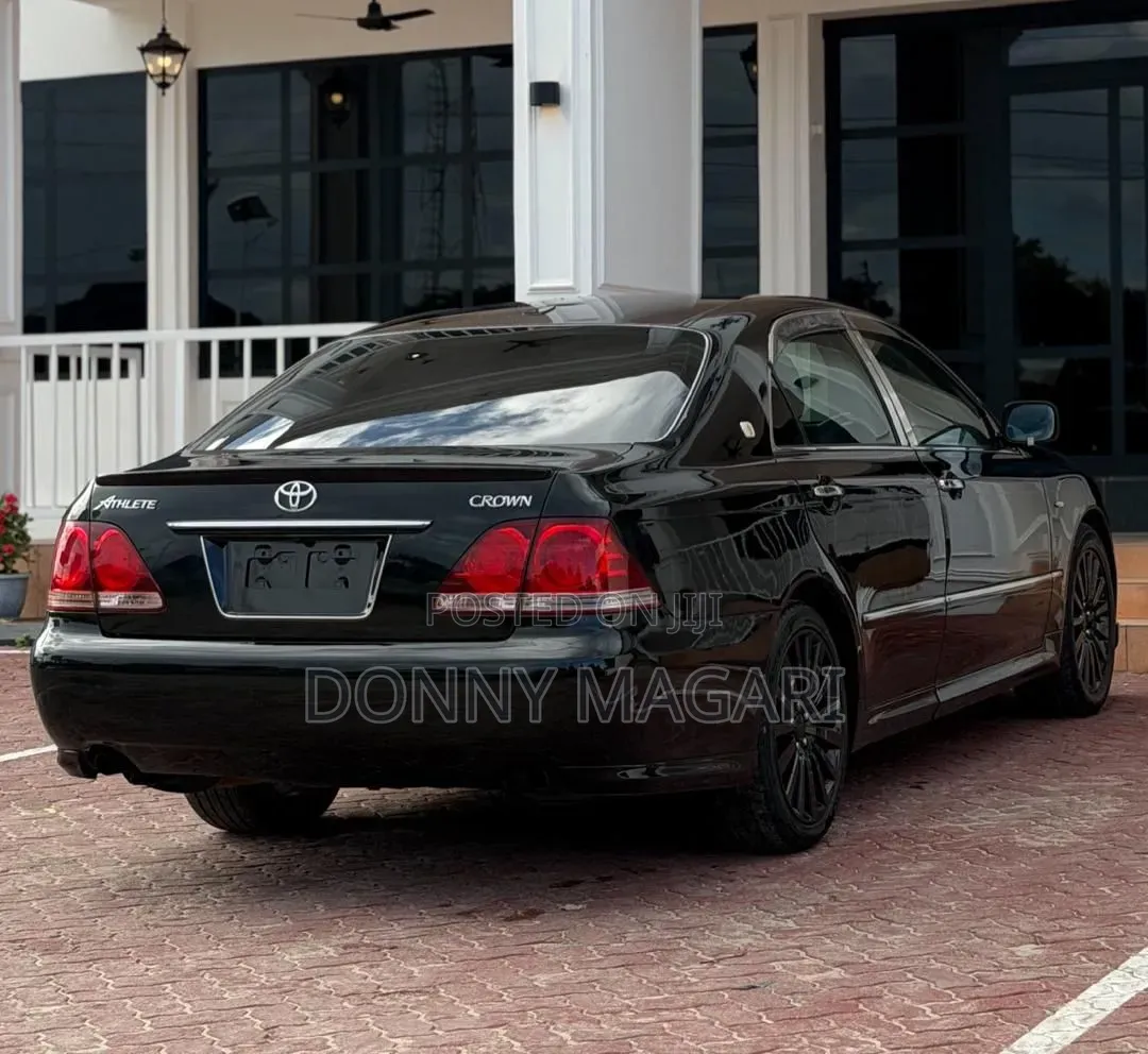 Toyota Crown 2006 Black