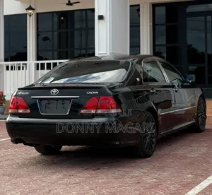 Toyota Crown 2006 Black