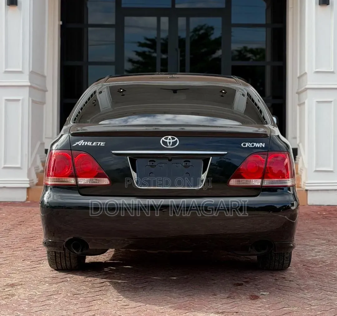 Toyota Crown 2006 Black