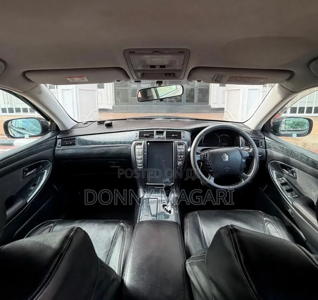 Toyota Crown 2006 Black