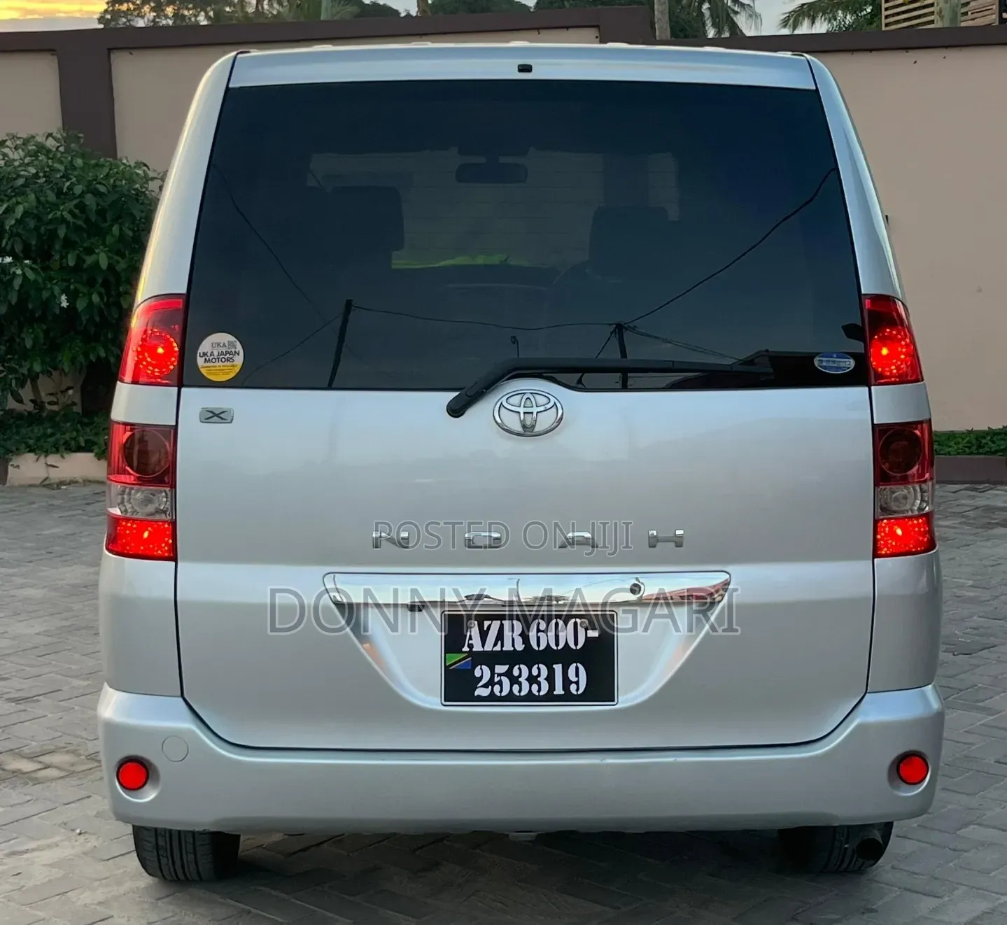 Toyota Noah 2005 Silver