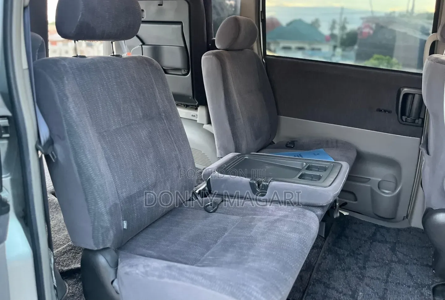 Toyota Noah 2005 Silver