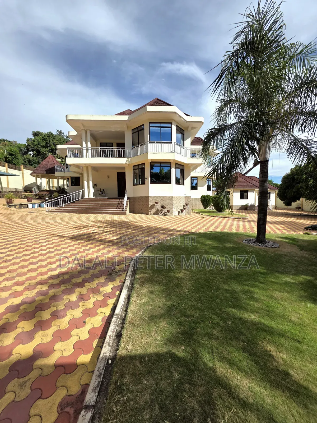 5bdrm Apartment in Rock City, Ilemela Ward for sale