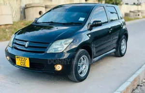 Toyota IST 2003 Black