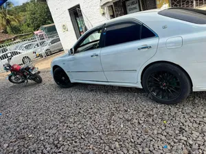 Toyota Crown 2004 White