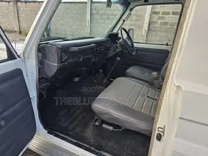 Toyota Land Cruiser 1999 White