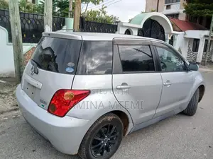 Toyota IST 2004 Silver