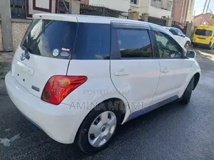 Toyota IST 2004 White