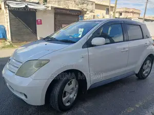 Toyota IST 2004 White