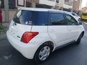Toyota IST 2004 White