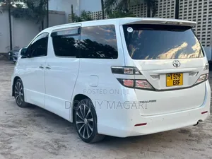 Toyota Vellfire 2010 White
