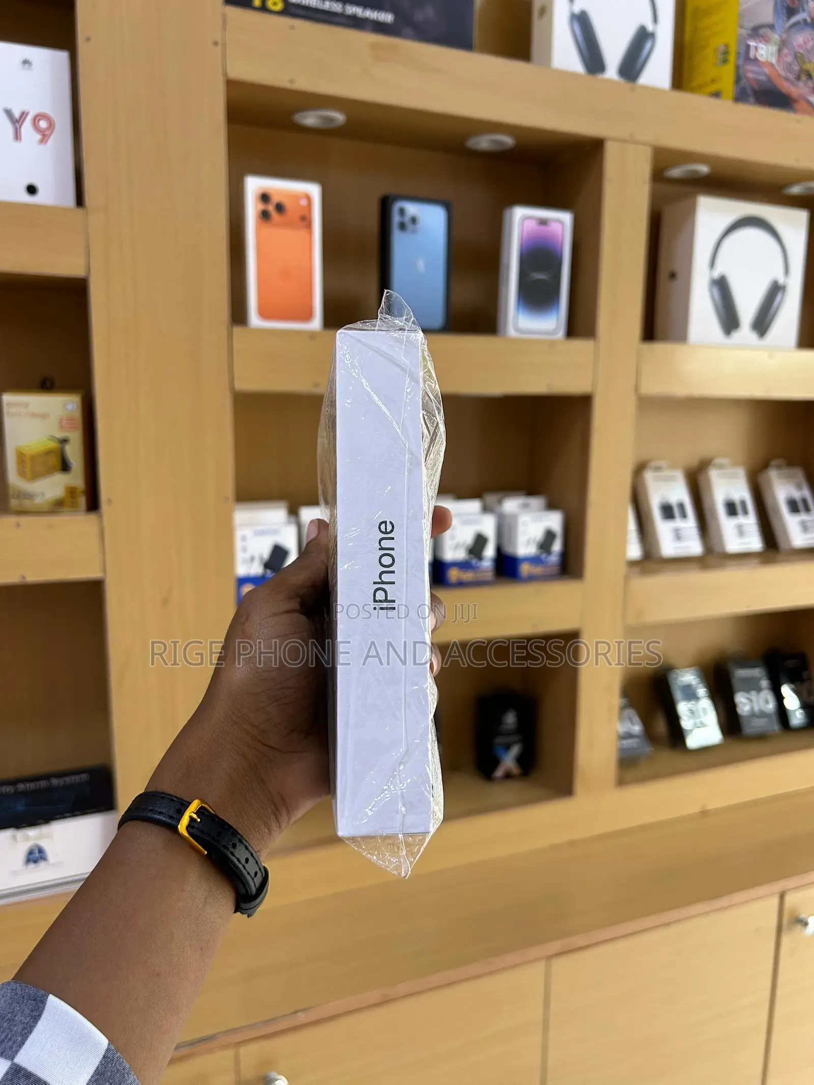 New Apple iPhone 13 128 GB Green