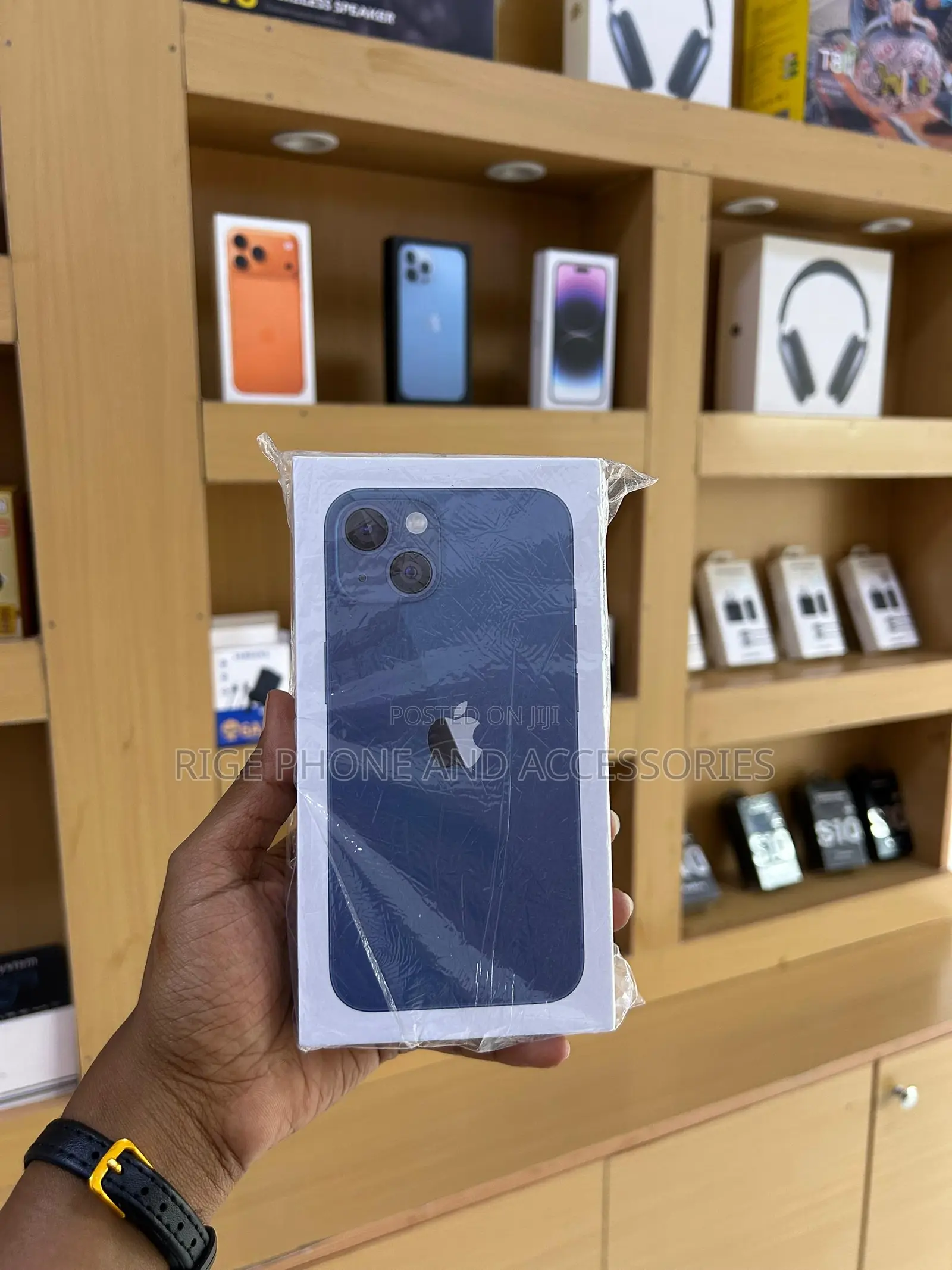 New Apple iPhone 13 128 GB Blue