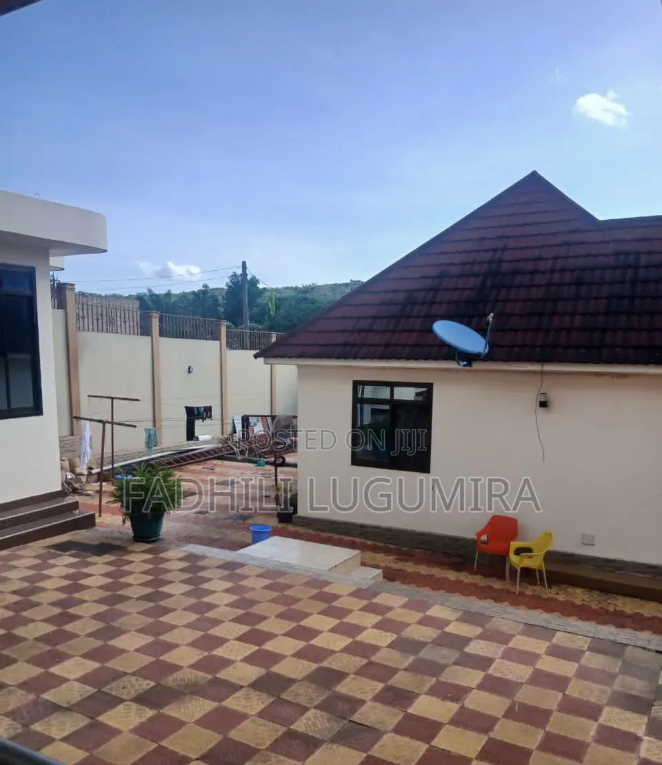 Furnished 7bdrm Bungalow in Bwiru, Ilemela for sale