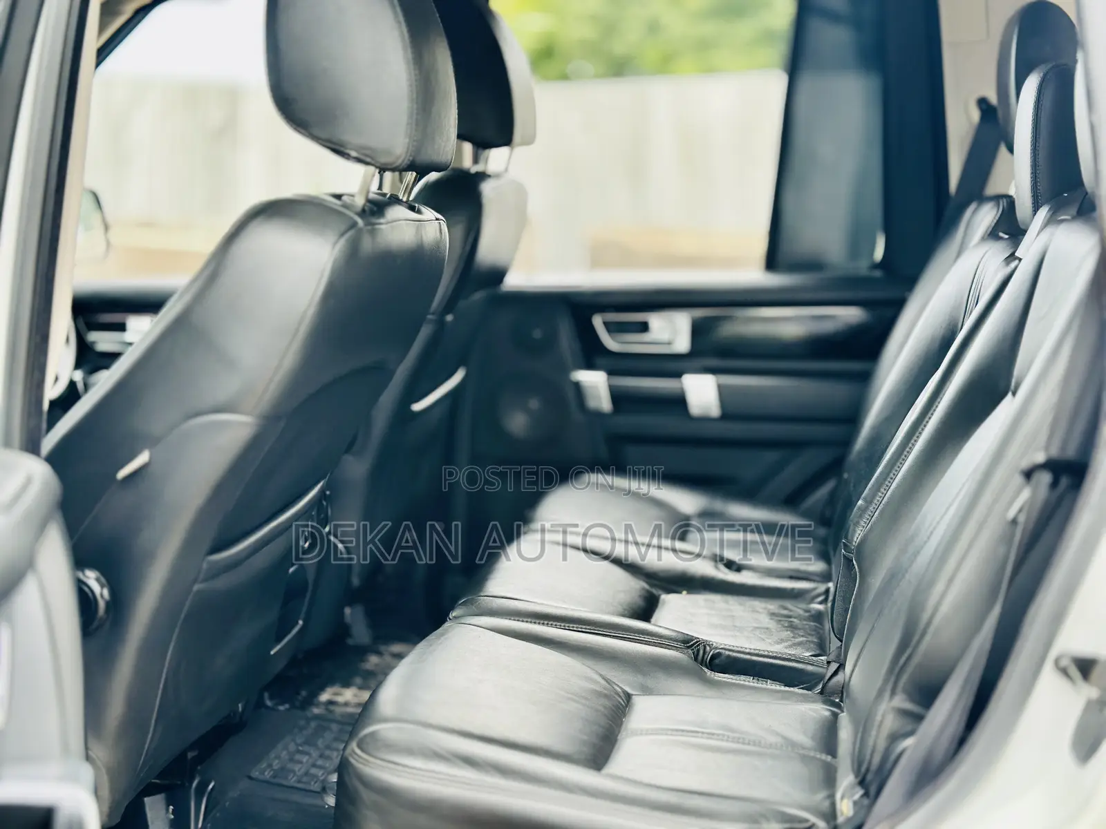 Land Rover Discovery 2013 White