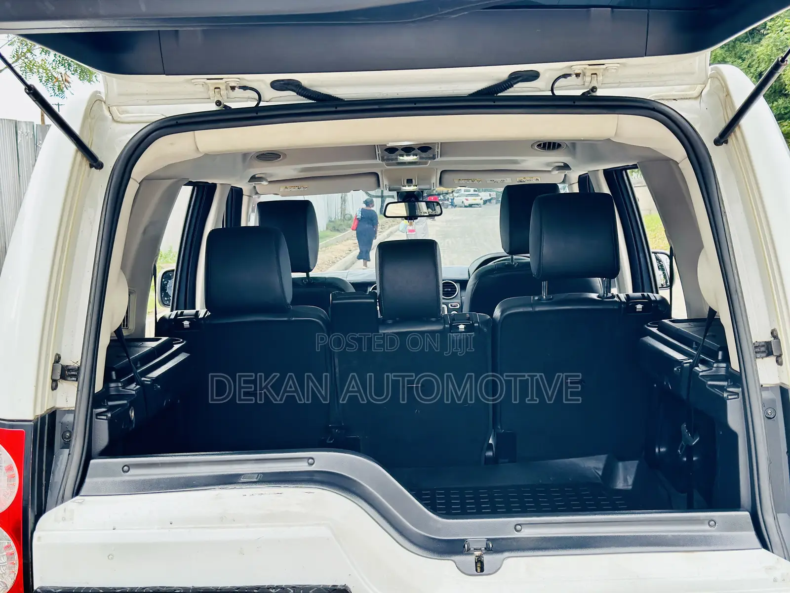Land Rover Discovery 2013 White