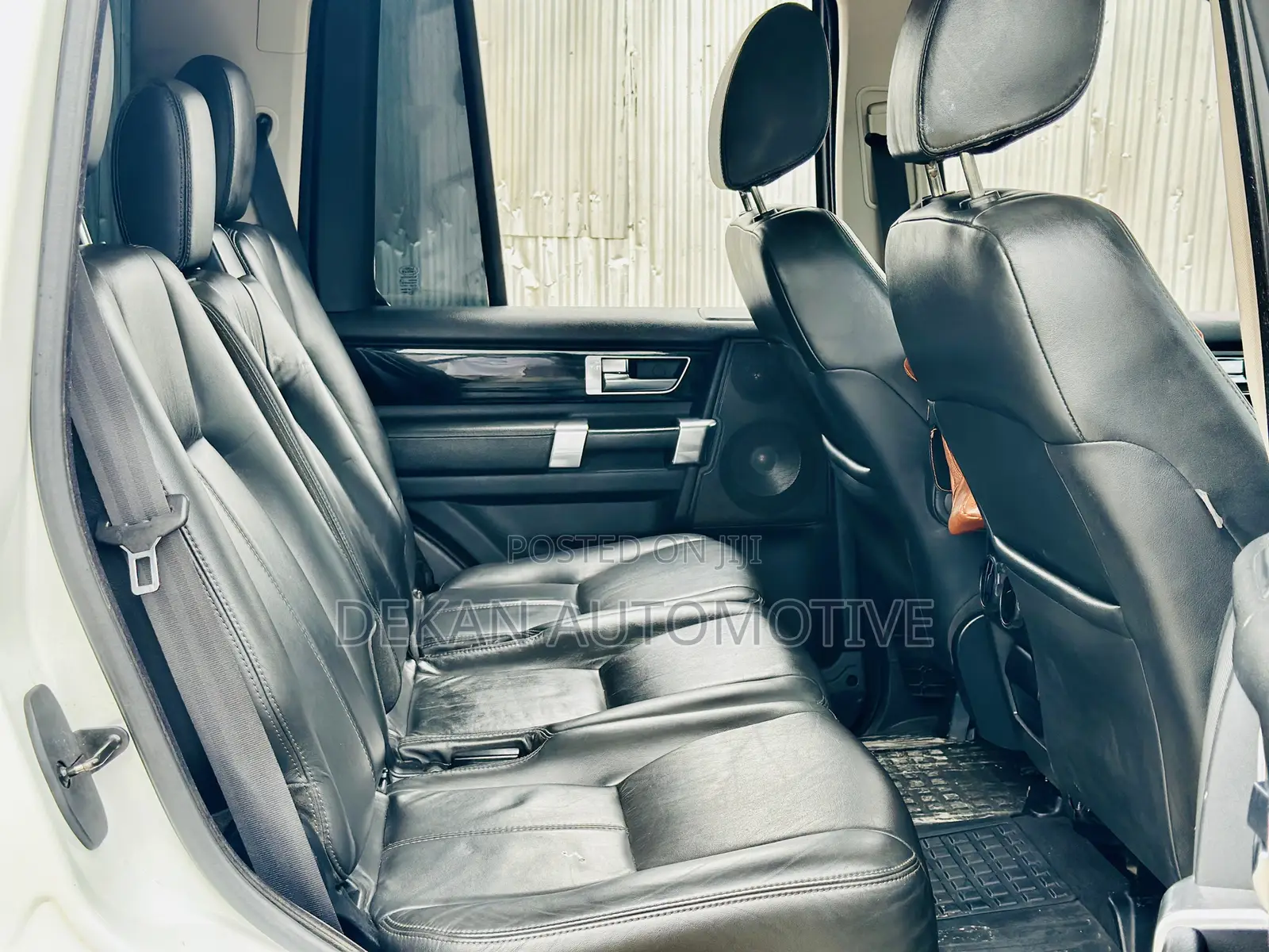 Land Rover Discovery 2013 White