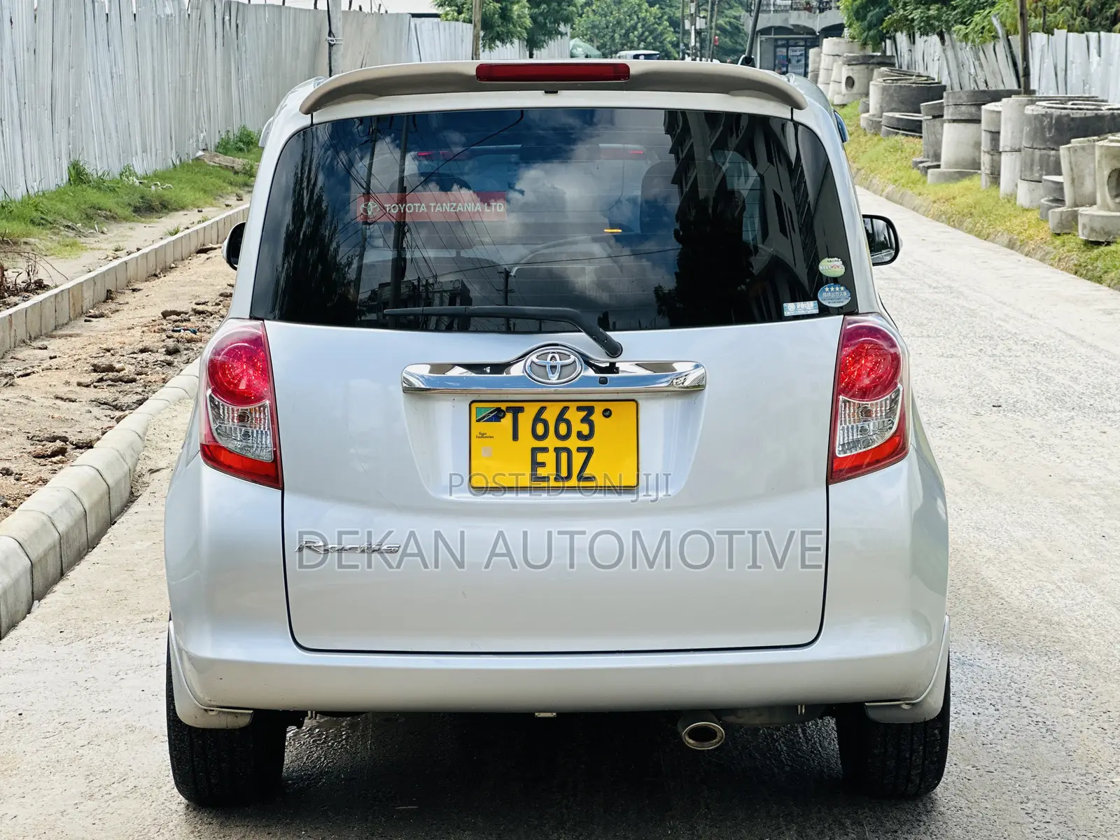 Toyota Ractis 1.3 FWD 2008 Silver