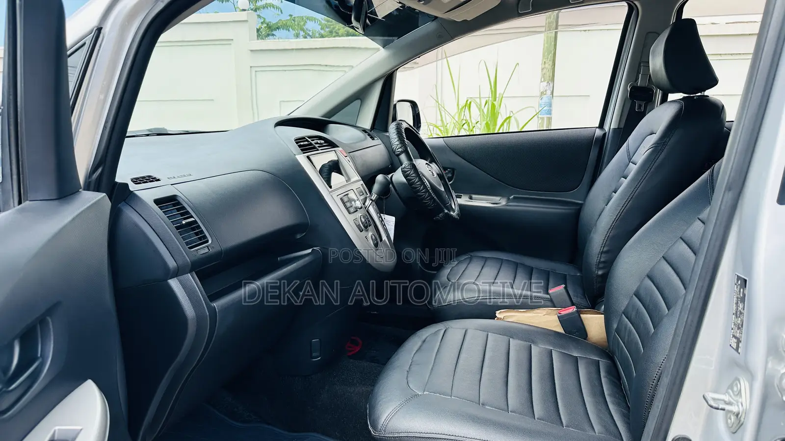 Toyota Ractis 1.3 FWD 2008 Silver