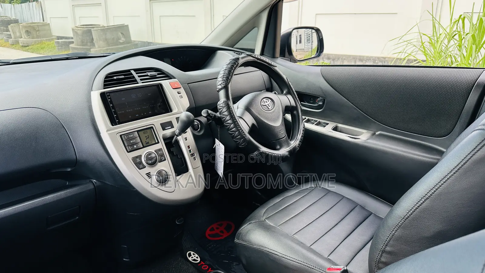 Toyota Ractis 1.3 FWD 2008 Silver