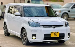 Toyota Corolla Rumion 2009 White