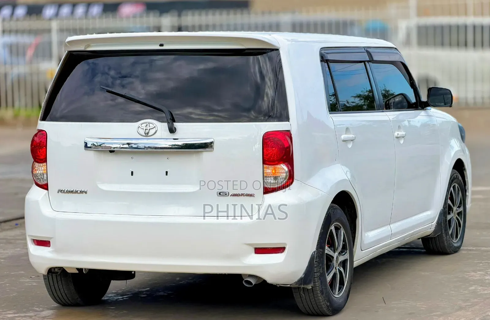 Toyota Corolla Rumion 2009 White