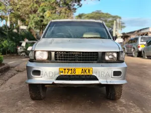 Isuzu KB 2000 Silver