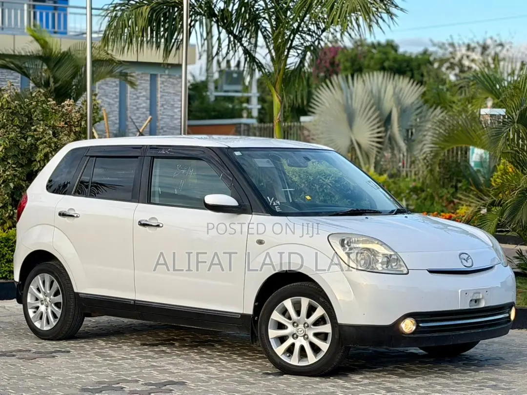 Mazda Verisa 2010 White