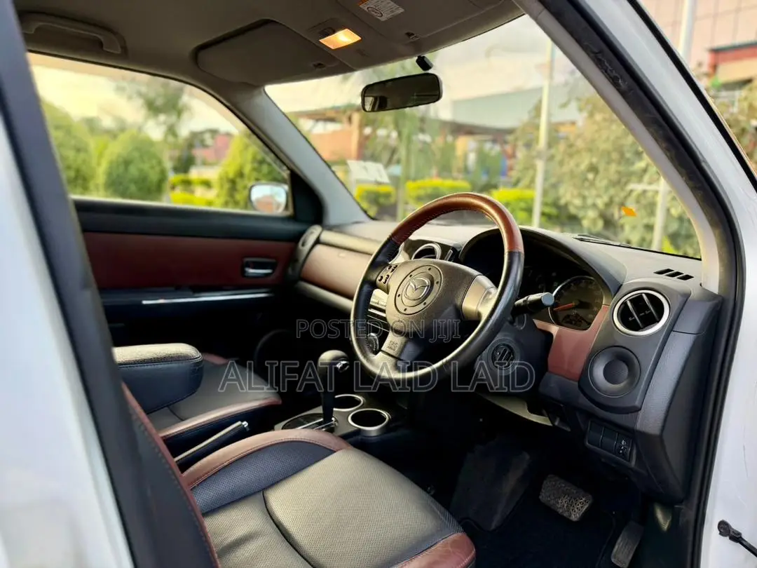 Mazda Verisa 2010 White
