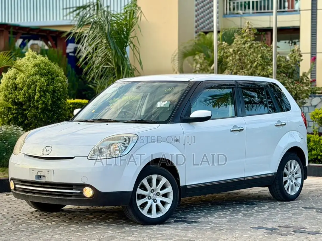 Mazda Verisa 2010 White