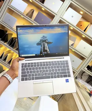 Laptop HP EliteBook 830 G8 16GB Intel Core i7 SSD 512GB