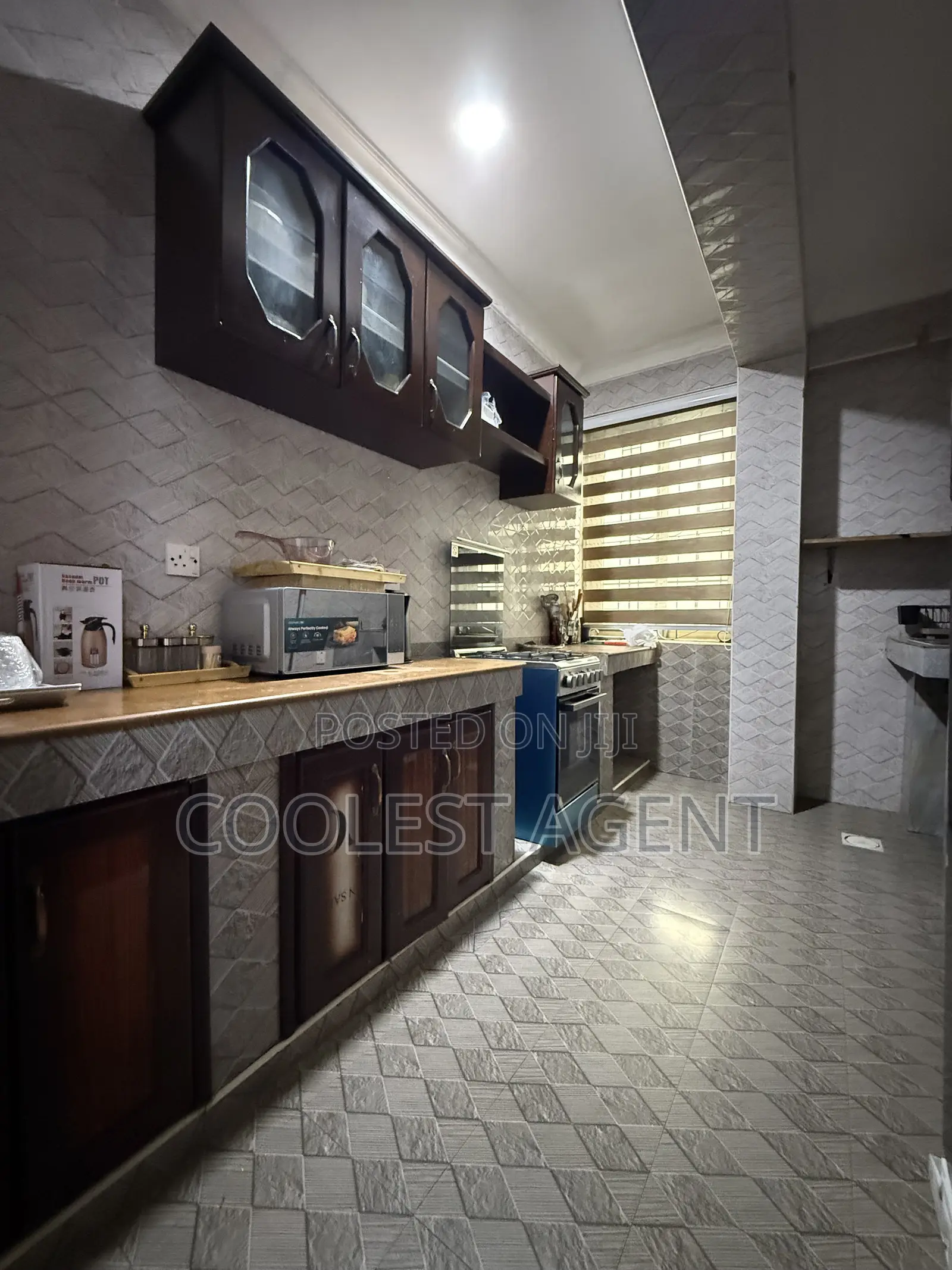 Furnished 3bdrm Apartment in Coolest Estate for rent
