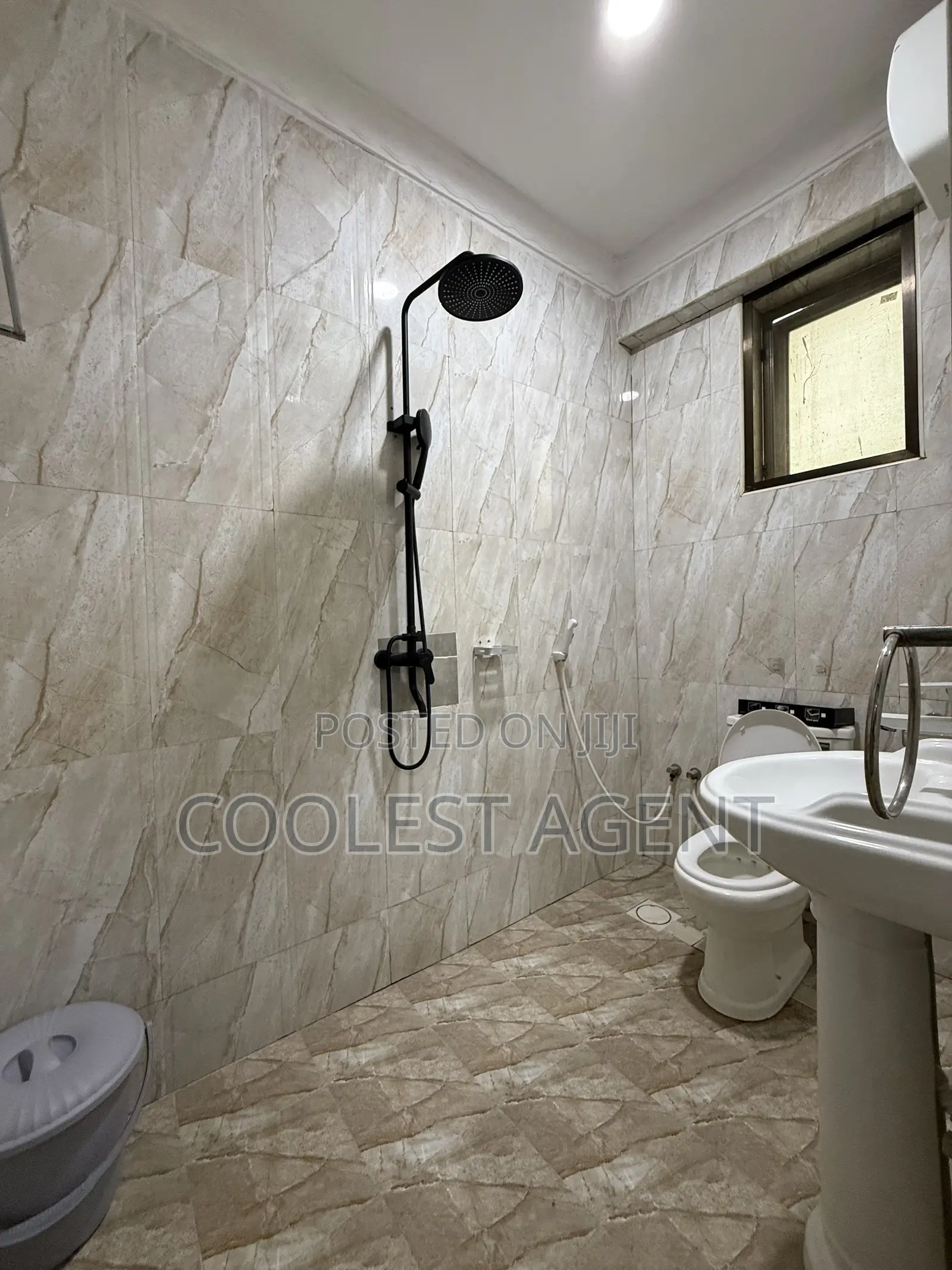 Furnished 3bdrm Apartment in Coolest Estate for rent