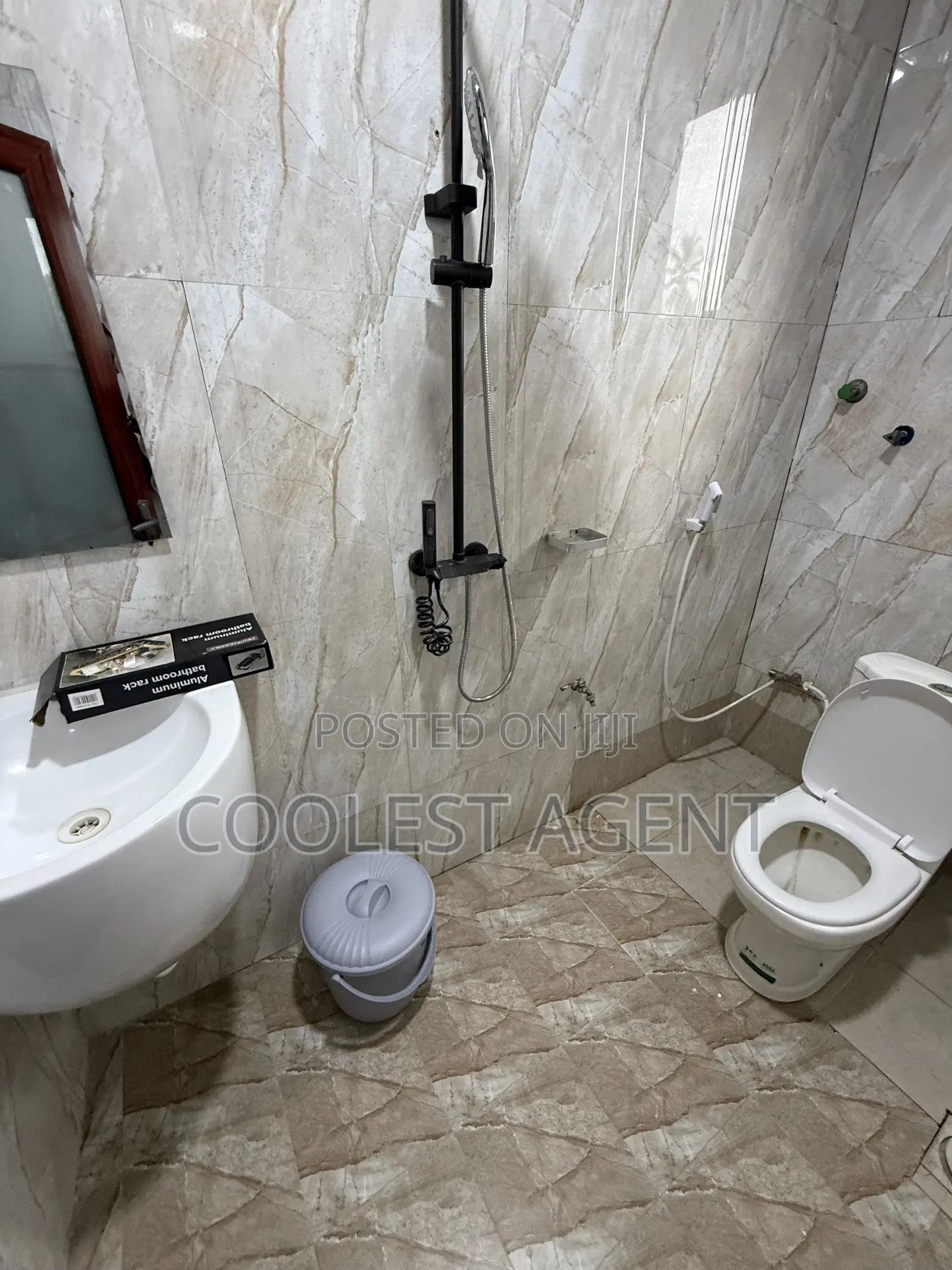 Furnished 3bdrm Apartment in Coolest Estate for rent