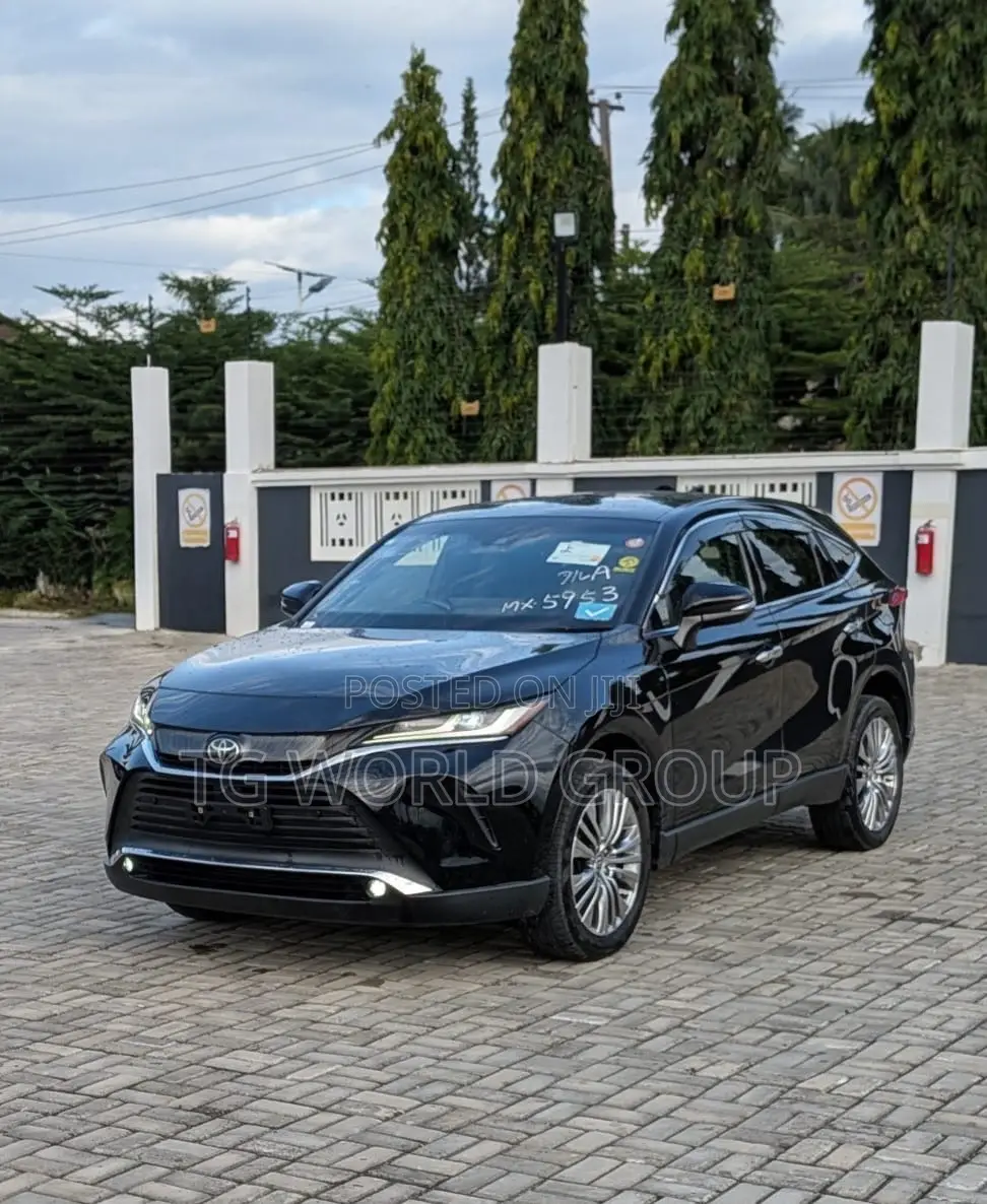 Toyota Harrier 2.0 2020 Black