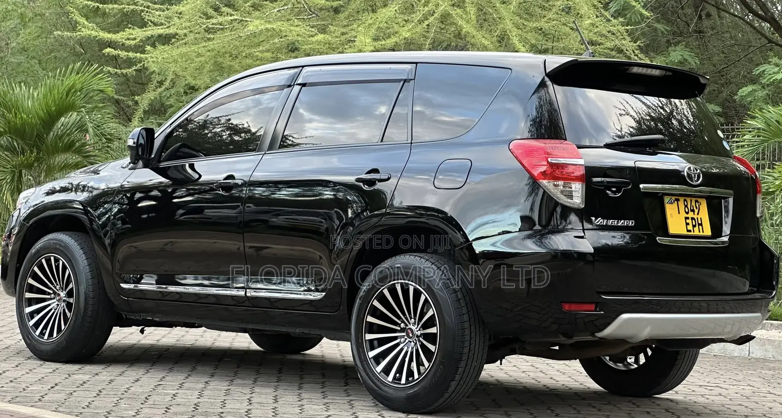Toyota Vanguard 2012 Black