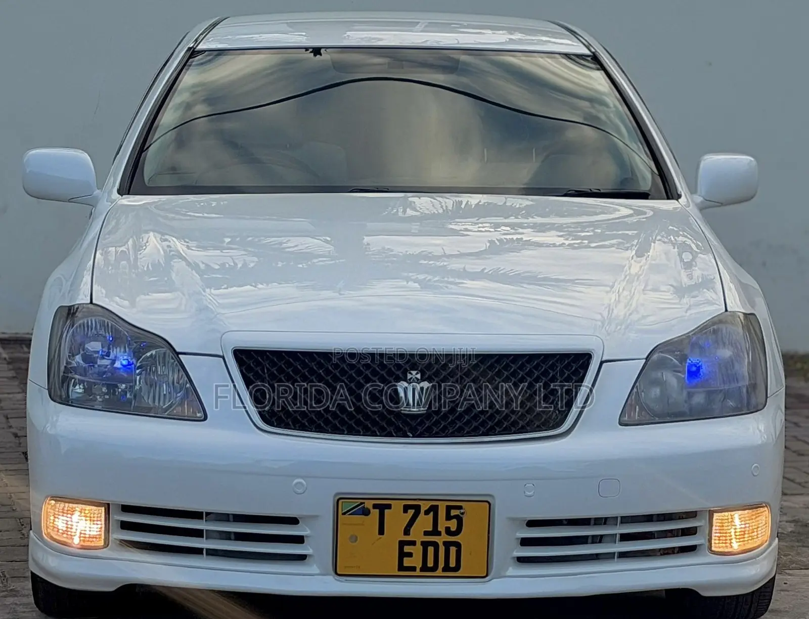 Toyota Crown Royale 2005 White