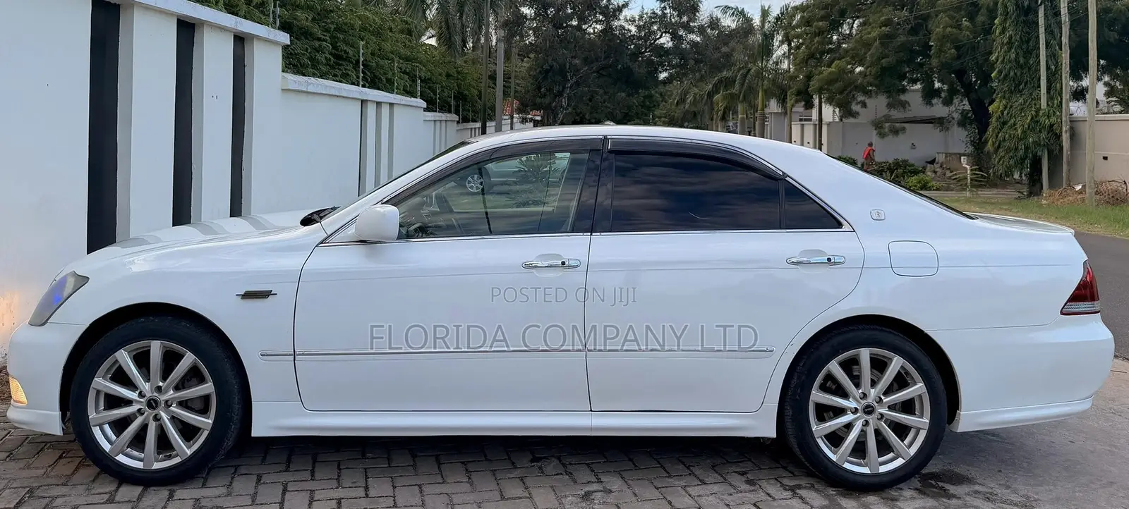 Toyota Crown Royale 2005 White