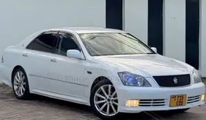 Toyota Crown Royale 2005 White