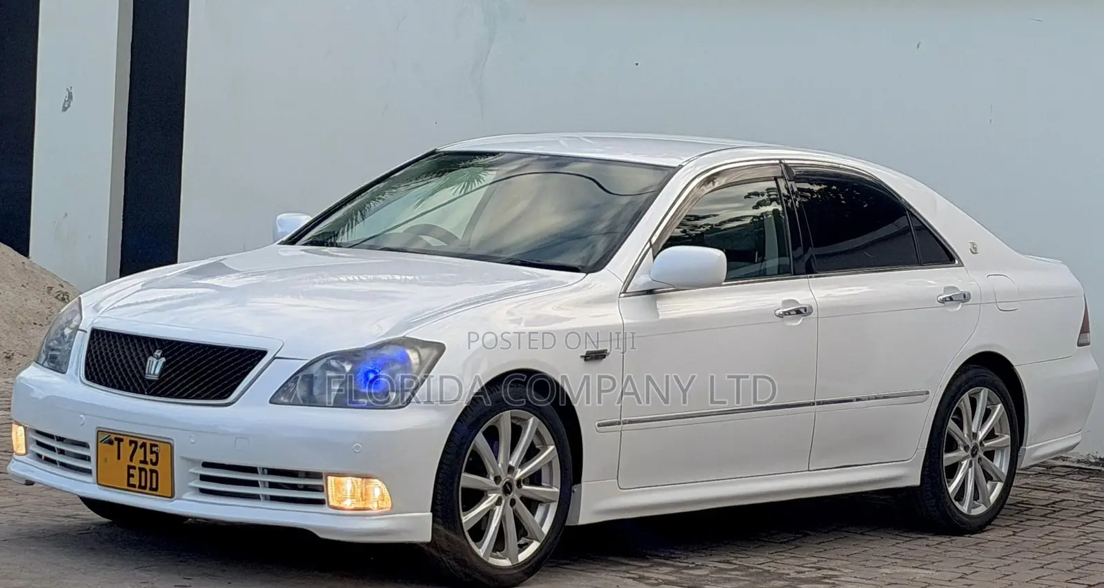 Toyota Crown Royale 2005 White