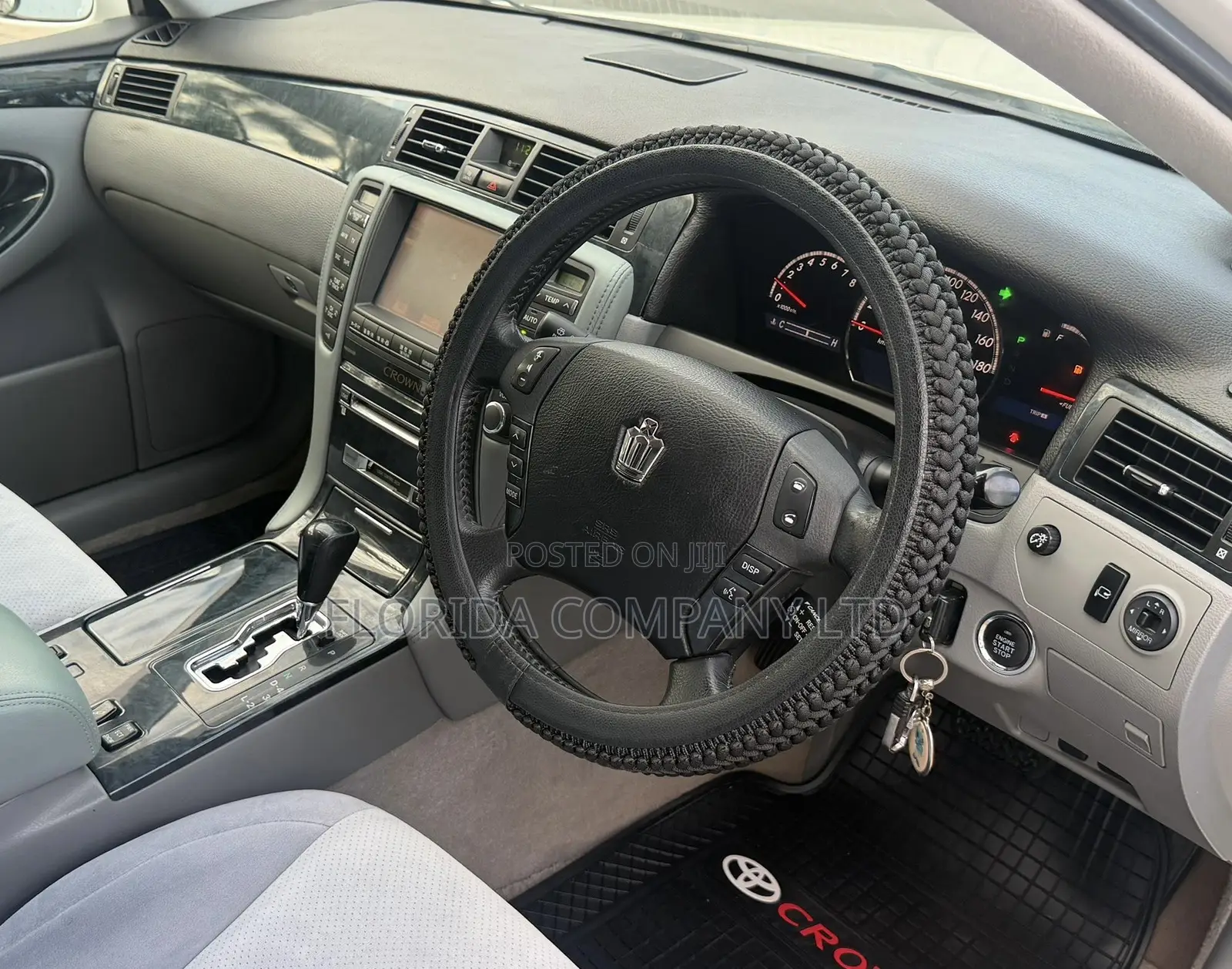 Toyota Crown Royale 2005 White