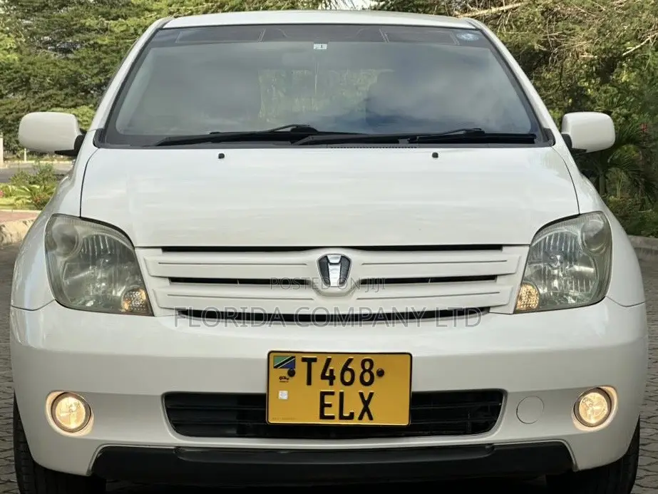 Toyota IST 2004 White