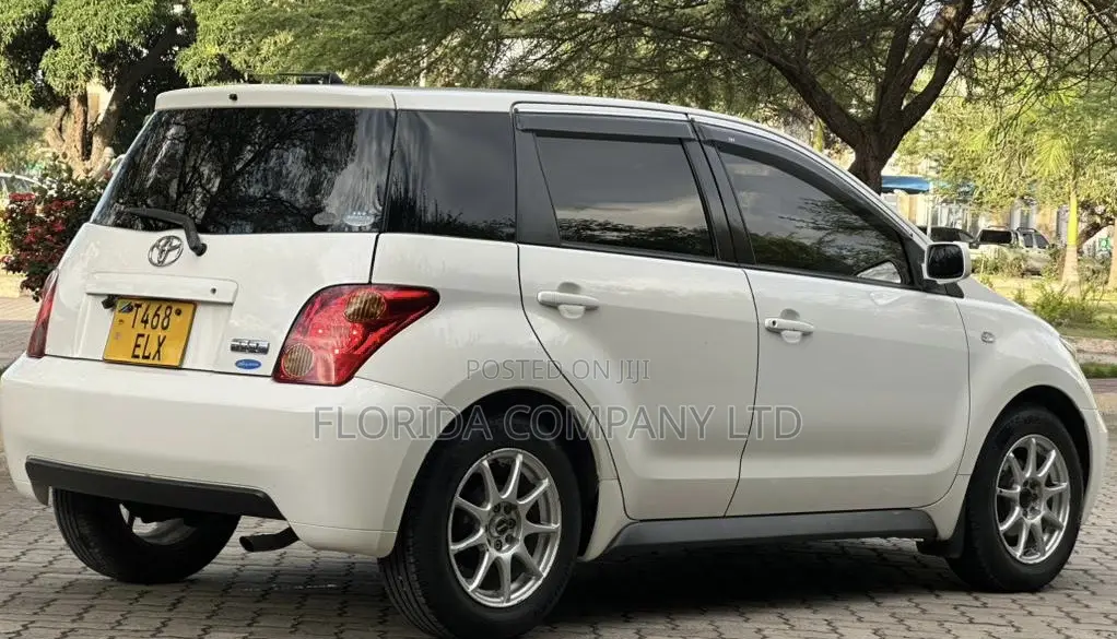 Toyota IST 2004 White