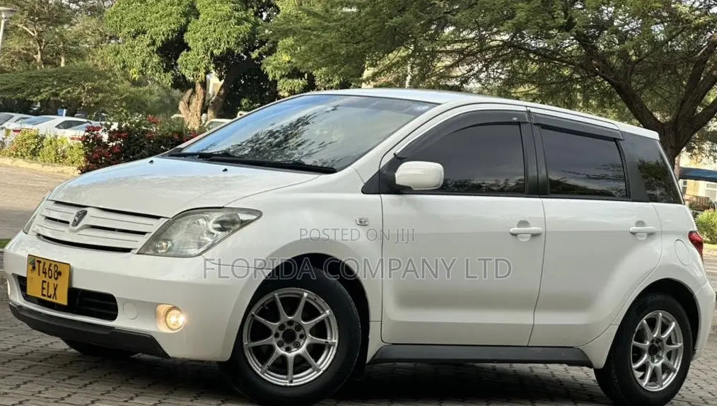 Toyota IST 2004 White